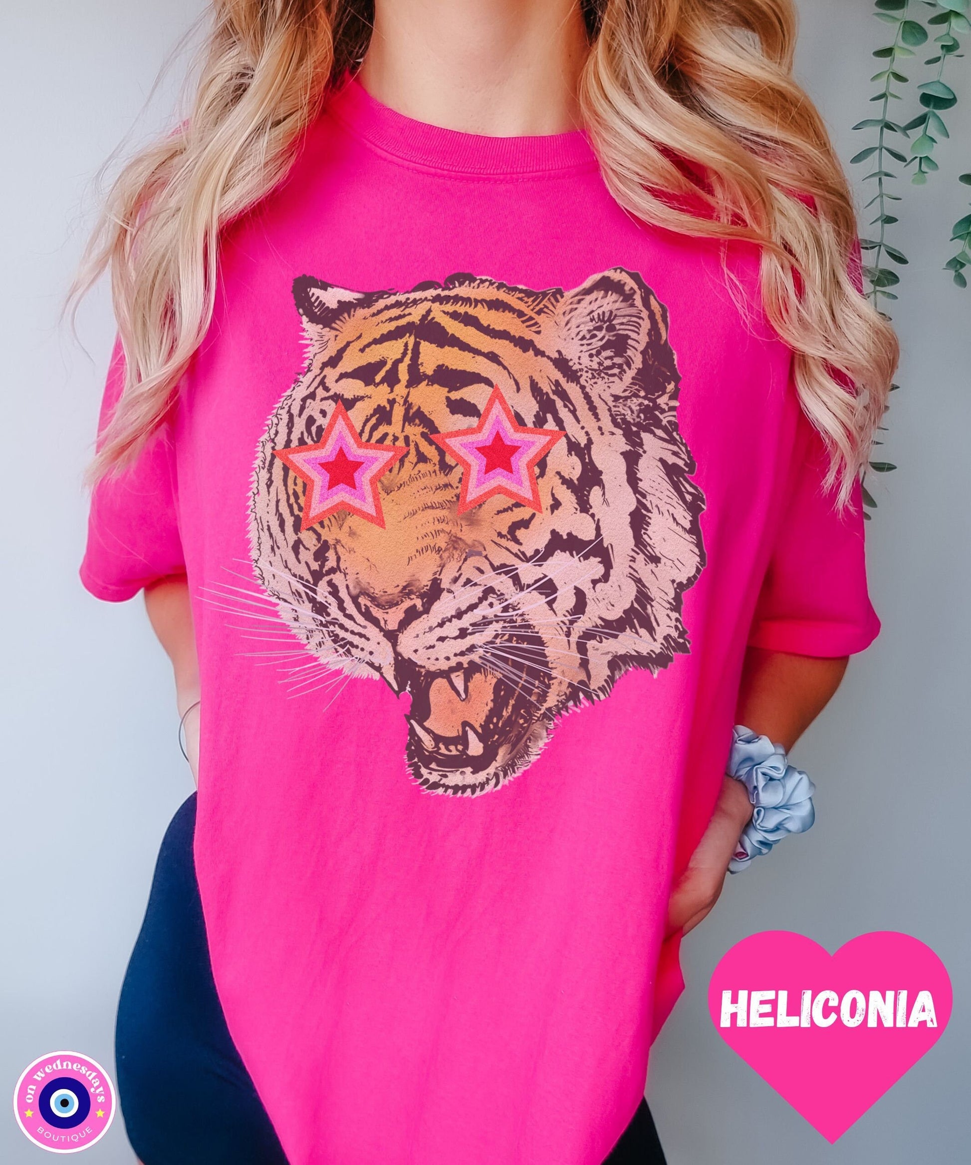 Tiger Graphic Tee, Oversized Shirt for Women, Tiger Face Shirt, Gift for Her, Trendy Women's Shirt, Retro Graphic Tshirt for Women