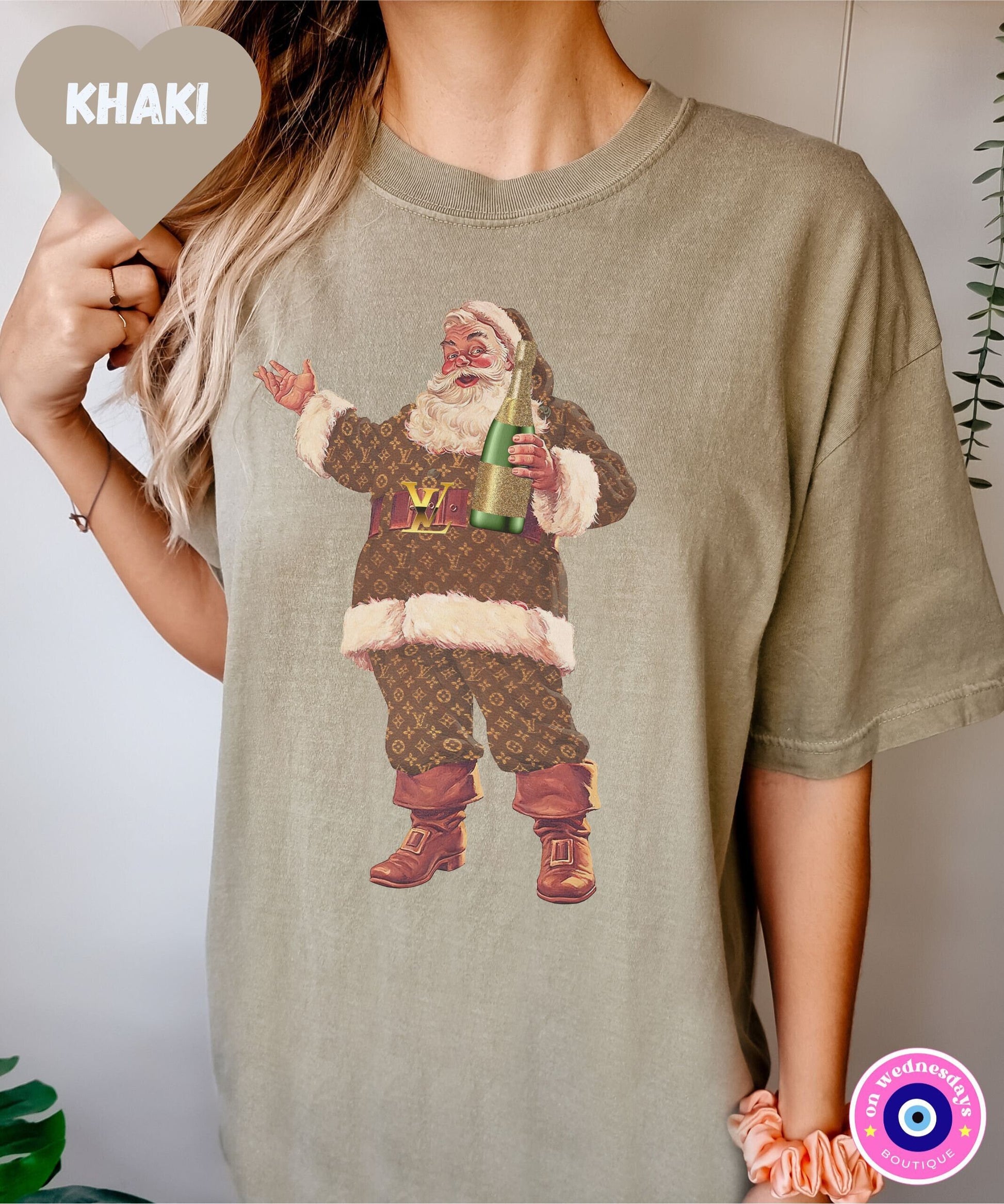Cute Christmas Shirt with Santa, Santa Shirt, Women's Christmas Shirt, Vintage Christmas Tshirt, Santa Claus Shirt, Retro Christmas Shirt