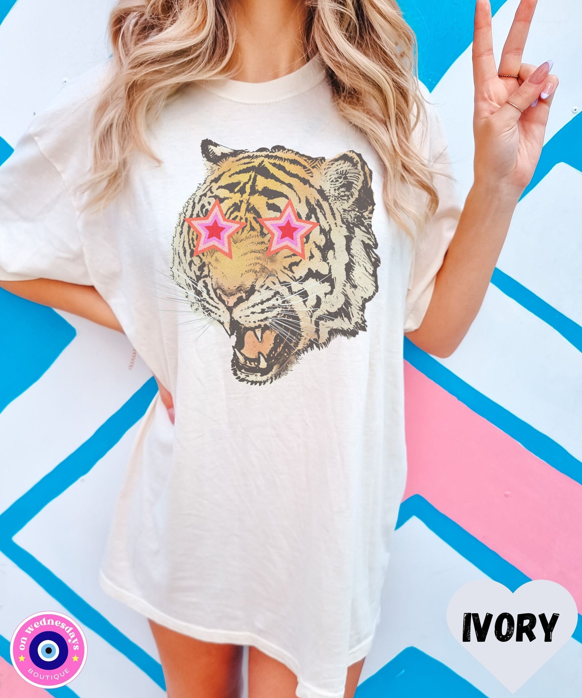 Tiger Graphic Tee, Oversized Shirt for Women, Tiger Face Shirt, Gift for Her, Trendy Women's Shirt, Retro Graphic Tshirt for Women