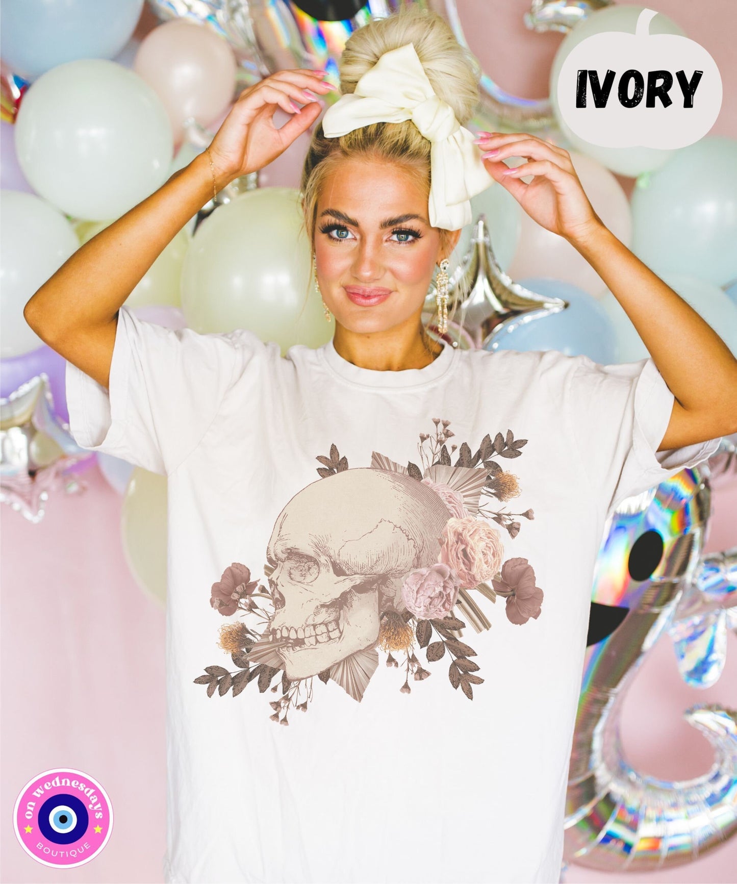 Aesthetic Skull Shirt for Fall, Skull Shirt with Flowers, Fall Tshirt for Women, Skull Flower Shirt, Aesthetic Tee for Halloween