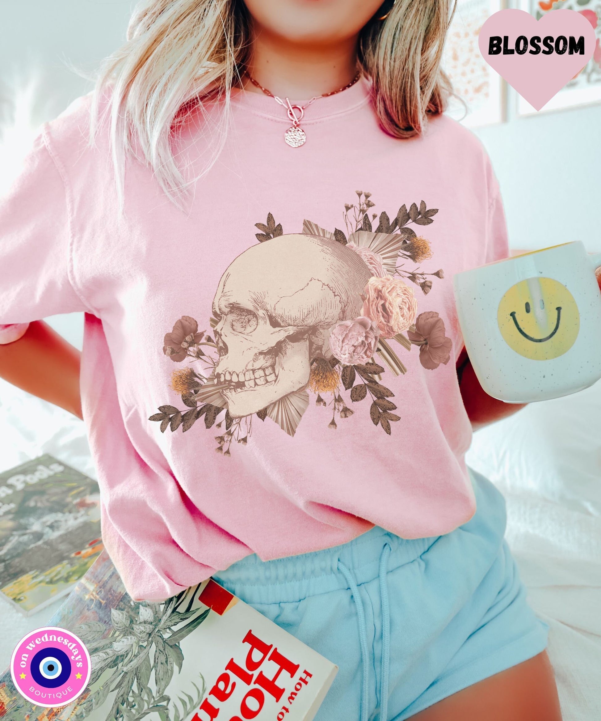 Aesthetic Skull Shirt for Fall, Skull Shirt with Flowers, Fall Tshirt for Women, Skull Flower Shirt, Aesthetic Tee for Halloween