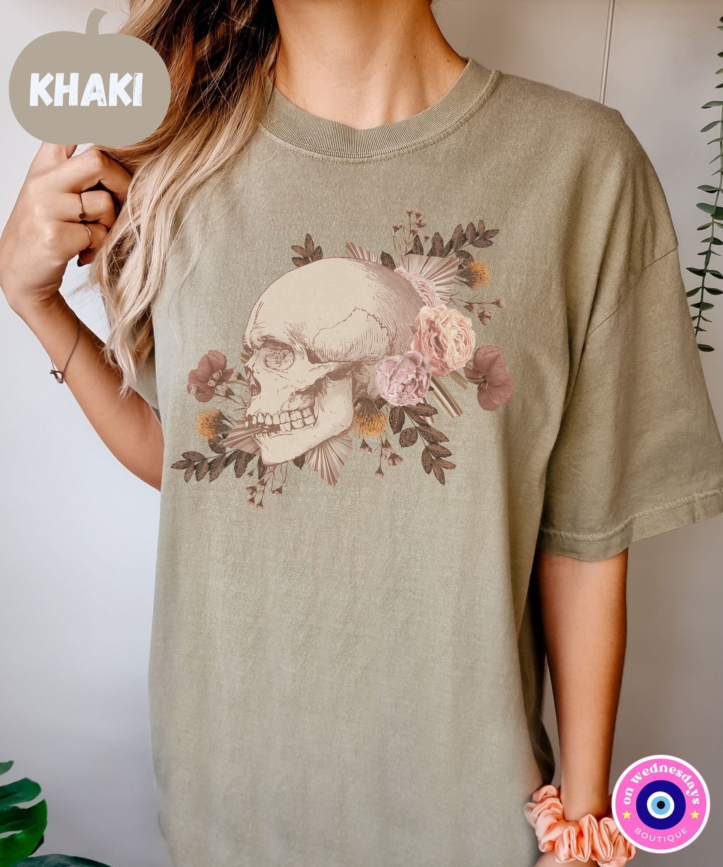Aesthetic Skull Shirt for Fall, Skull Shirt with Flowers, Fall Tshirt for Women, Skull Flower Shirt, Aesthetic Tee for Halloween