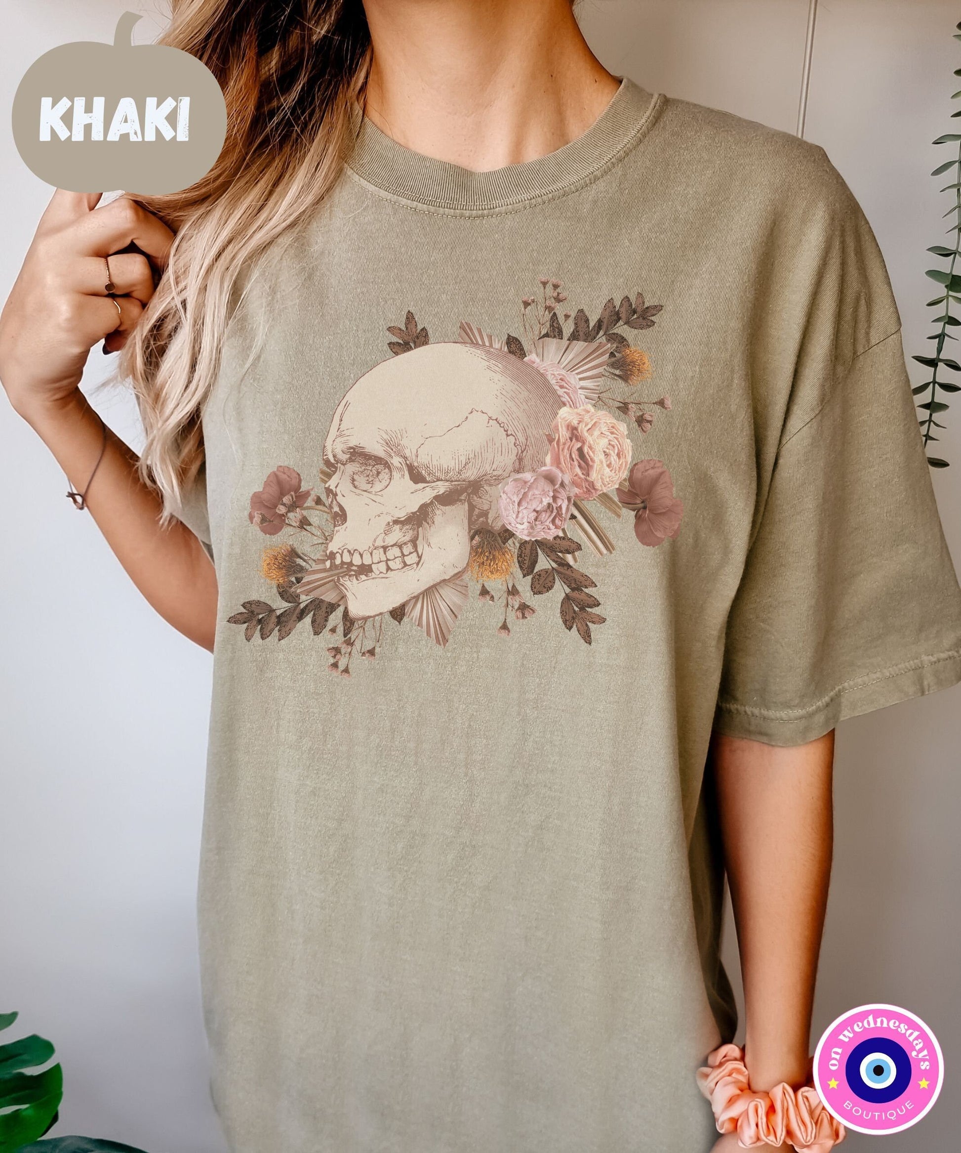 Aesthetic Skull Shirt for Fall, Skull Shirt with Flowers, Fall Tshirt for Women, Skull Flower Shirt, Aesthetic Tee for Halloween