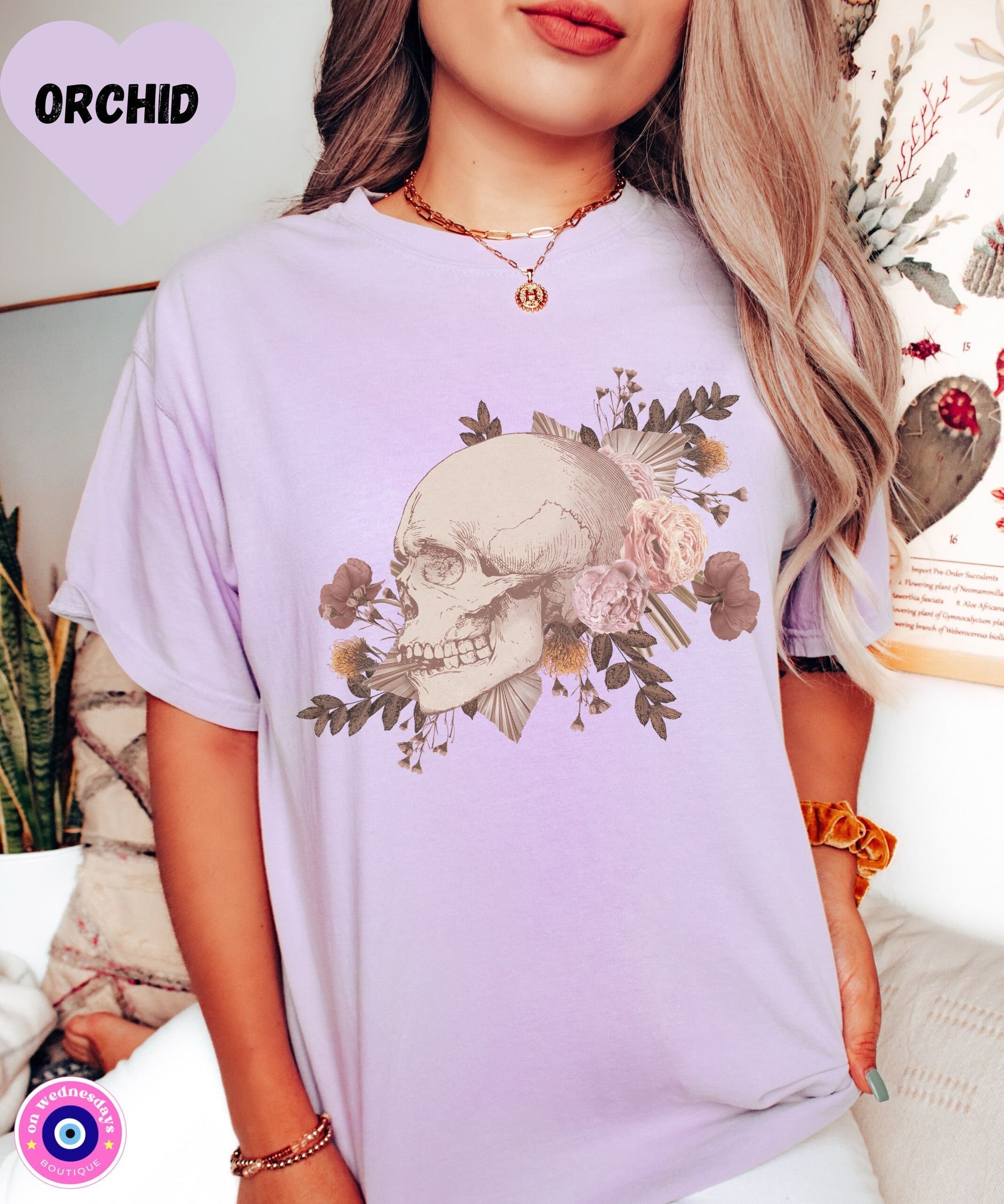 Aesthetic Skull Shirt for Fall, Skull Shirt with Flowers, Fall Tshirt for Women, Skull Flower Shirt, Aesthetic Tee for Halloween